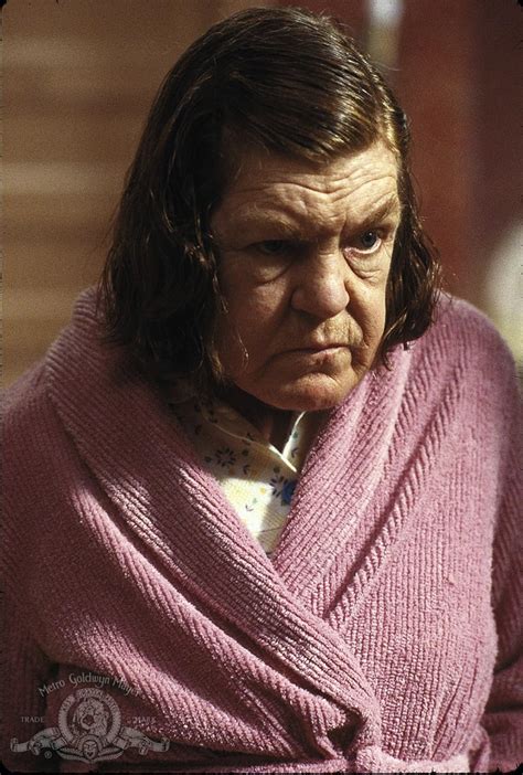 Anne Ramsey .